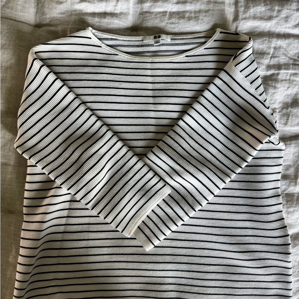 Uniqlo Women's Crewneck Striped boatneck sweater - White & Black